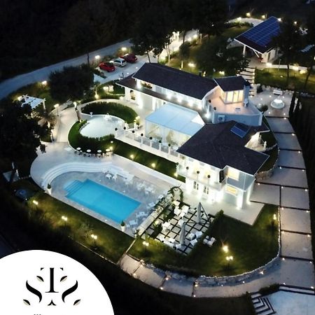 Tenuta Santo Stefano Azienda Agrituristica Santo Stefano del Sole Exteriör bild