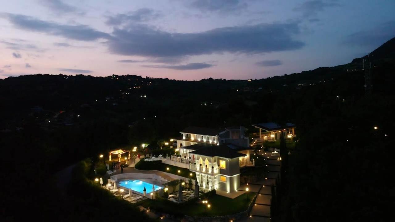 Tenuta Santo Stefano Azienda Agrituristica Santo Stefano del Sole Exteriör bild